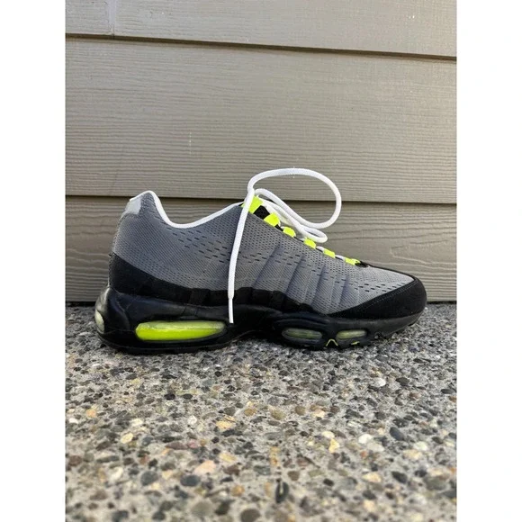 Nike Air Max 95 EM Volt Cool Grey Black Green White Mens Size 11 554971-031 - Picture 2 of 10